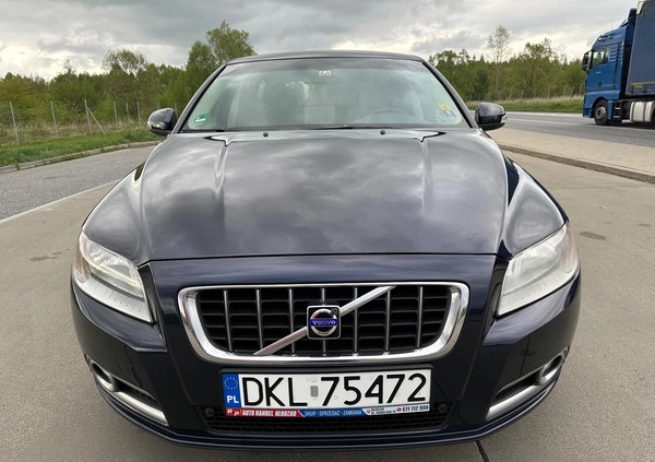 Volvo V70 cena 24800 przebieg: 274000, rok produkcji 2009 z Kłodzko małe 781